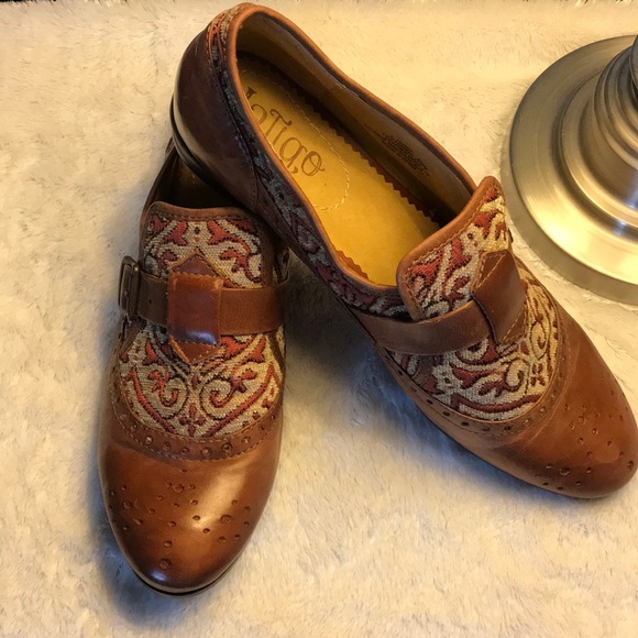 Anthropologie Shoes - Anthropologie Latigo leather loafers